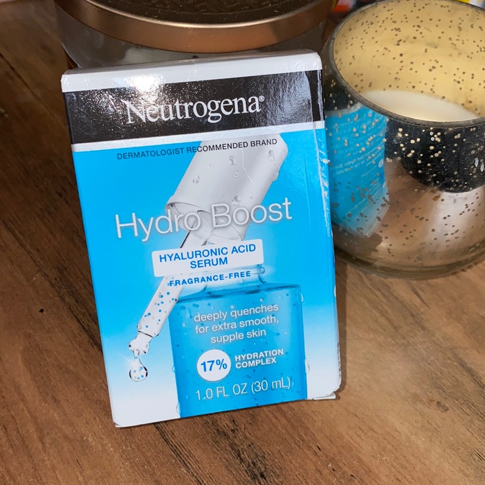 NWT Neutrogena Serum